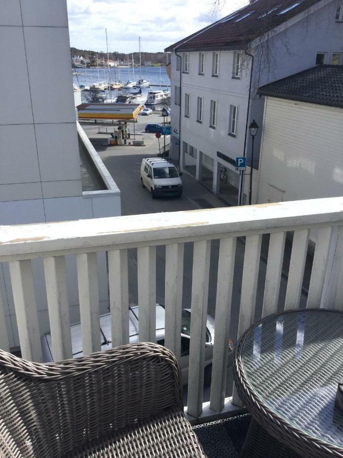 Holsthuset Losji Grimstad  Exterior foto