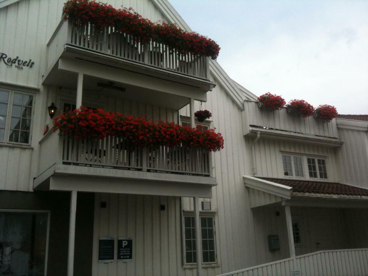 Holsthuset Losji Grimstad  Exterior foto