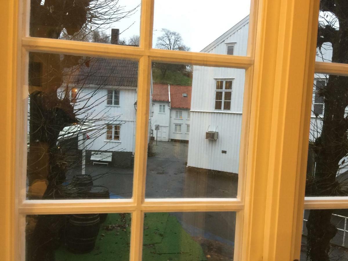 Holsthuset Losji Grimstad  Exterior foto